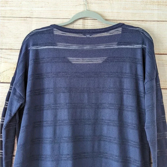 Splendid Size Medium Blue Sheer Knit Blouse Stripe V-Neck Career Top - Picture 9 of 10